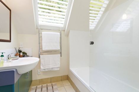 Photo of property in 6a Chastudon Place, Tawa, Wellington, 5028