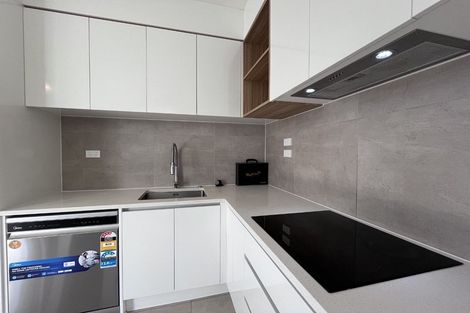 Photo of property in 10/535 Swanson Road, Ranui, Auckland, 0612