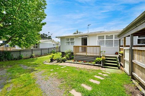 Photo of property in 2/615 Swanson Road, Swanson, Auckland, 0612
