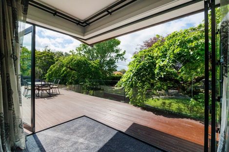 Photo of property in 27a Phoenix Avenue, Hokowhitu, Palmerston North, 4410