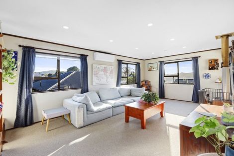 Photo of property in 27 Fenchurch Grove, Stokes Valley, Lower Hutt, 5019