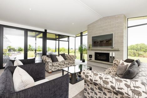 Photo of property in 2 Heipipi Drive, Eskdale, Napier, 4182