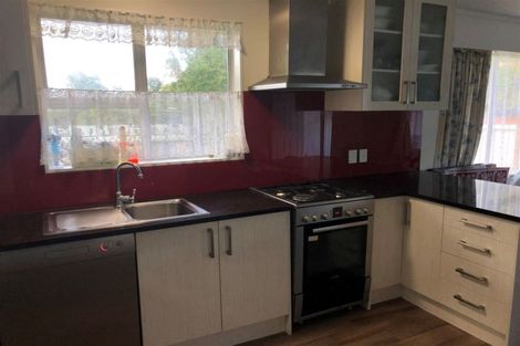 Photo of property in 3/12 Rimu Street, New Lynn, Auckland, 0600