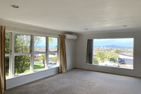 Photo of property in 8 Speedy Crescent, Hillcrest, Auckland, 0627