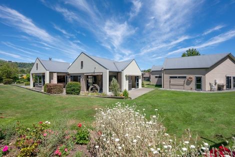 Photo of property in 6 Flaxen Way, Kinloch, Taupo, 3377