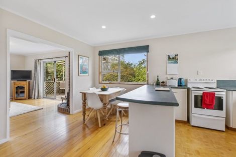 Photo of property in 56 Judkins Crescent, Cockle Bay, Auckland, 2014