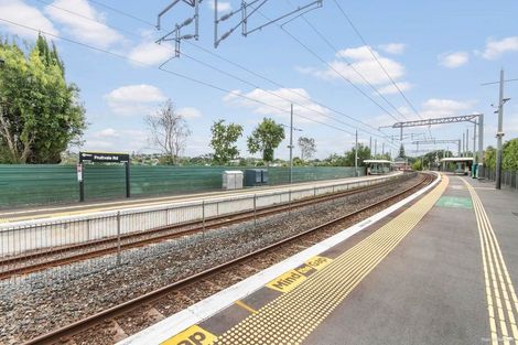 Photo of property in 53 Beaubank Road, Kelston, Auckland, 0602