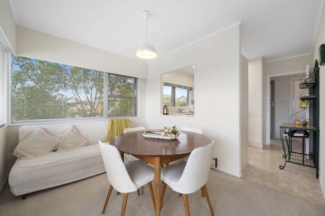 Photo of property in 125 Reeves Road, Pakuranga Heights, Auckland, 2010