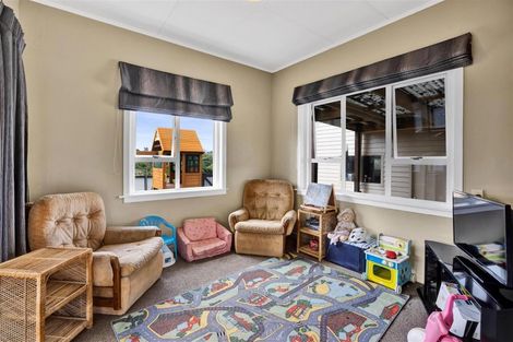 Photo of property in 29 Brookes Terrace, Waitara, 4320