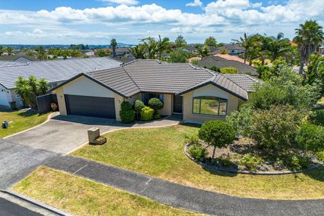 Photo of property in 23 Delmont Close, East Tamaki Heights, Auckland, 2016
