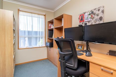 Photo of property in 2 Sunninghurst Drive, Fairfield, Dunedin, 9018