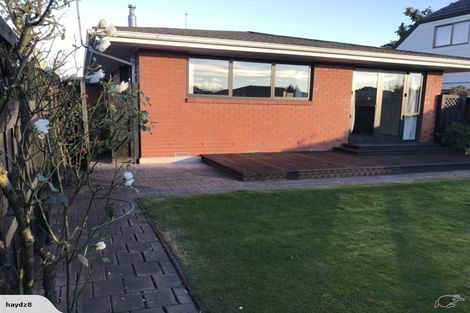 Photo of property in 1/5 Rhyl Place, Bryndwr, Christchurch, 8053