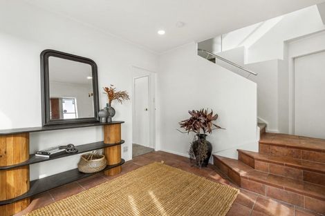 Photo of property in 1/3 Garadice Road, Rothesay Bay, Auckland, 0630