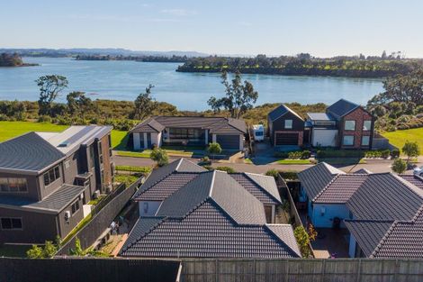 Photo of property in 34 Tahuna Minhinnick Drive, Glenbrook, 2681