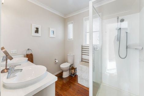 Photo of property in 48 Torkar Road, Clarks Beach, 2122