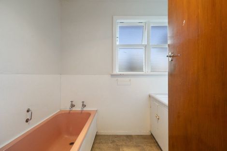 Photo of property in 14 Gordon Terrace, Hunterville, 4730