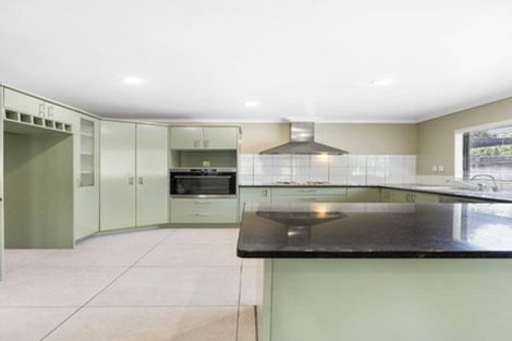 Photo of property in 30 Scarlet Oak Drive, Schnapper Rock, Auckland, 0632