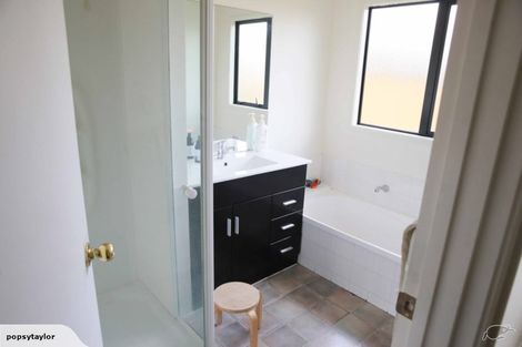 Photo of property in 32 Fendalton Drive, Rototuna, Hamilton, 3210