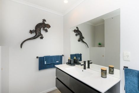 Photo of property in 3 Ferry Street, Foxton Beach, Foxton, 4815