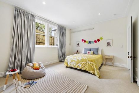 Photo of property in 18 Central Terrace, Kelburn, Wellington, 6012