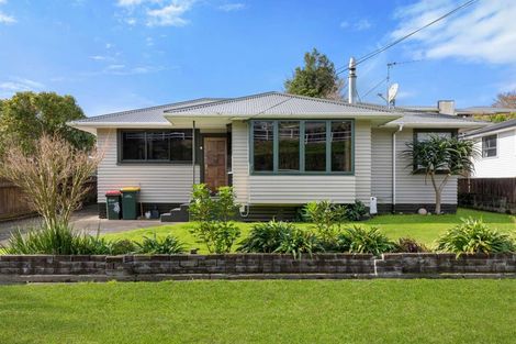 Photo of property in 57 Awanui Street, Merrilands, New Plymouth, 4312