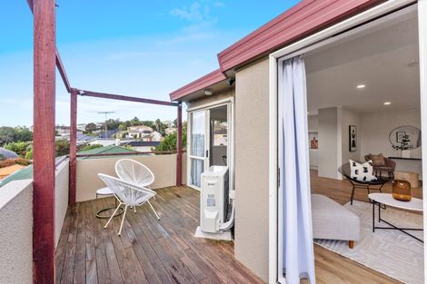 Photo of property in 18a Jacanas Place, Unsworth Heights, Auckland, 0632