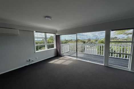 Photo of property in 5 Hartley Terrace, Massey, Auckland, 0614