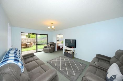 Photo of property in 2/5 Peebles Drive, Hei Hei, Christchurch, 8042