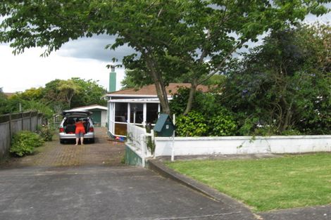 Photo of property in 7 Woodward Avenue, Mangere Bridge, Auckland, 2022