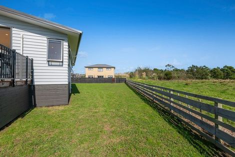 Photo of property in 30 Aitkenhead Court, Parakai, 0830