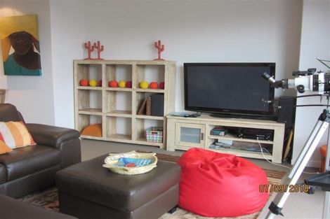 Photo of property in Portal Apartments, 8e/42 Cable Street, Te Aro, Wellington, 6011