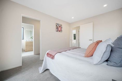 Photo of property in 5 Silver Birch Rise, Henderson, Auckland, 0612