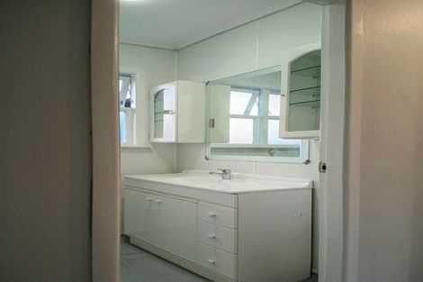 Photo of property in 57 Kayes Road, Pukekohe, 2120