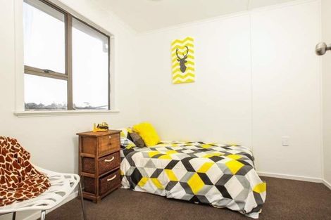 Photo of property in 16 Blease Street, New Lynn, Auckland, 0600