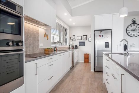 Photo of property in 43 Torkar Road, Clarks Beach, 2122