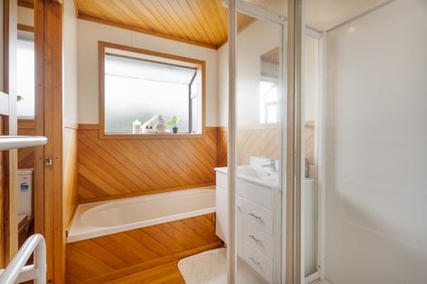 Photo of property in 31 Beazley Avenue, Paparangi, Wellington, 6037