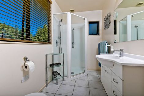 Photo of property in 2/17 Sartors Avenue, Northcross, Auckland, 0630