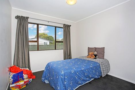 Photo of property in 30 Riverside Drive, Waiuku, 2123