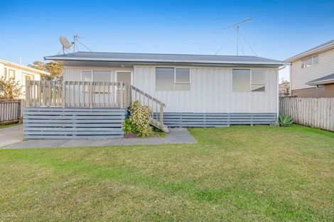 Photo of property in 11 Kawau View Road, Snells Beach, 0920
