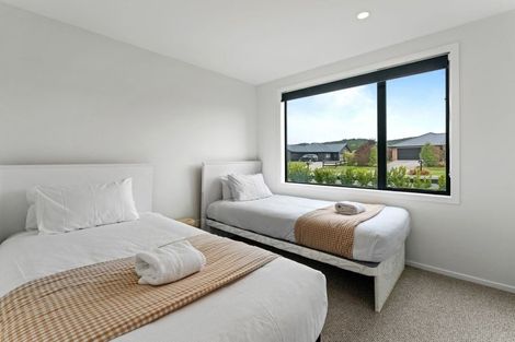 Photo of property in 1 Larches Lane, Kinloch, 3377