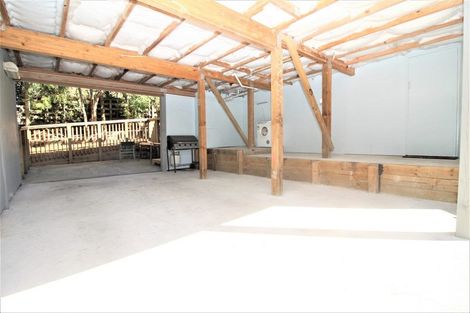 Photo of property in 2/344 Swanson Road, Ranui, Auckland, 0612