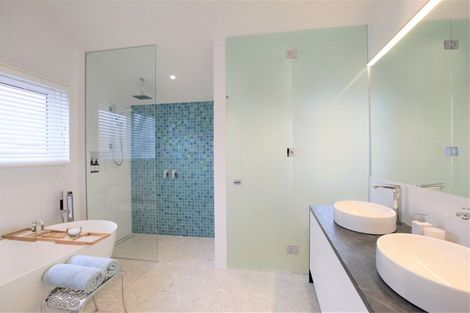 Photo of property in 117 Main Road, Redcliffs, Christchurch, 8081