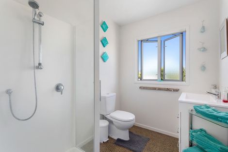 Photo of property in 32c Ohuirehe Road, Coastlands, Whakatane, 3120