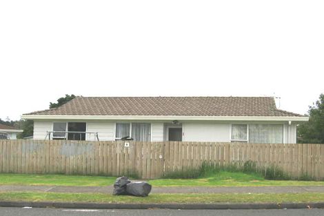Photo of property in 2/84 Luanda Drive, Ranui, Auckland, 0612