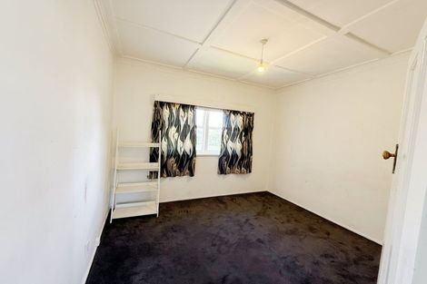 Photo of property in 13 Akarana Avenue, Mount Roskill, Auckland, 1041