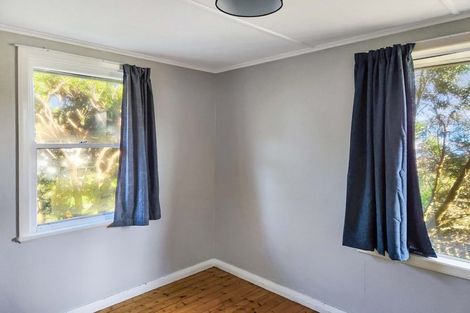 Photo of property in 9 Taupiri Crescent, Titahi Bay, Porirua, 5022