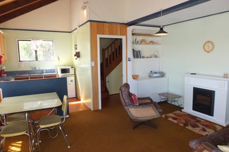 Photo of property in 10 Trafalgar Street, Foxton Beach, Foxton, 4815