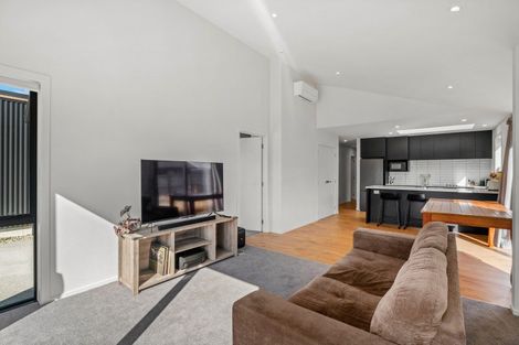 Photo of property in 22 Riley Street, Lake Hawea, 9382