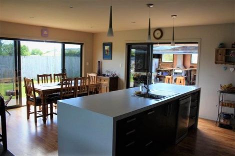 Photo of property in 11 Toiora Close, Takaka, 7110