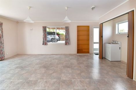 Photo of property in 22a Tindalls Bay Road, Tindalls Beach, Whangaparaoa, 0930